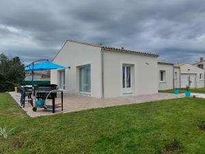 Maisons de vacances La Janne - Maison avec jardin : photos des chambres