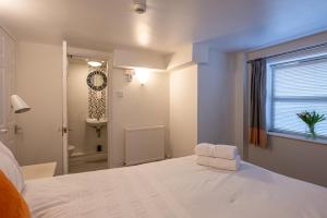 Stunning 5 Bedroom 5 En-Suite Victorian House in Harrogate