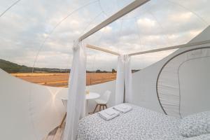 Tentes de luxe Bulle a la Belle etoile : photos des chambres