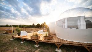 Tentes de luxe Bulle a la Belle etoile : photos des chambres