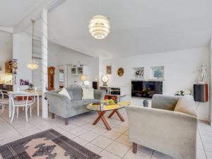 Holiday Home Lauren - 200m to the inlet by Interhome