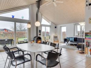 Holiday Home Annesophie - 300m to the inlet by Interhome