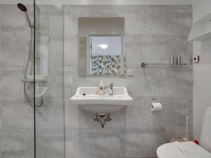 Apartment Samson - 100m from the sea by Interhome