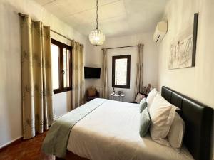 Deluxe Double Room with Mountain View room in Casa Bougainvillea