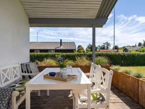 Holiday Home Ilppo  200m from the sea in Funen
