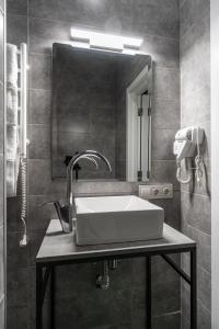 Kiev Loft Style Studios on 1 Malopidvalna