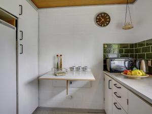 Holiday Home Yak - 350m from the sea by Interhome