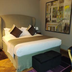 Two Connecting Double Rooms room in Ada Home