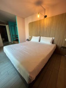 Apartment - Split Level with Balcony