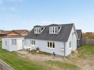 Holiday Home Fransiska - from the sea by Interhome