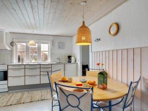 Holiday Home Fransiska - from the sea by Interhome