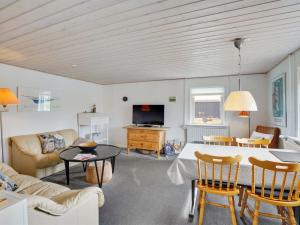 Holiday Home Fransiska - from the sea by Interhome
