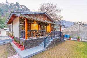 SaffronStays Kurmavana, Bhimtal - luxury cottage with pool and lawn -clear roads