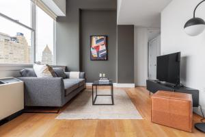 Tribeca 1BR w Doorman Gym nr Freedom Tower NYC-446