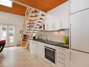 Apartment Vasil - 100m to the inlet by Interhome