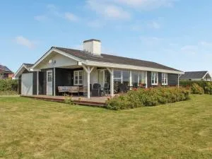 Holiday Home Reinhold - 200m from the sea in Djursland and Mols by Interhome - Følle