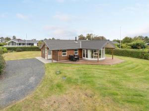 Holiday Home Kimi - 800m from the sea by Interhome