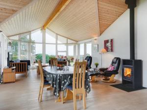 Holiday Home Kimi - 800m from the sea by Interhome