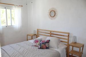 Apartment by the Sea in Cap dArtrutx