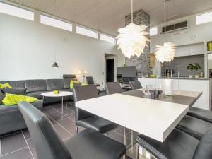 Holiday Home Elviira - 350m from the sea by Interhome