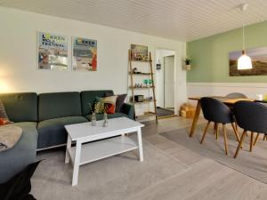Apartment Oddi - 900m from the sea by Interhome