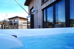 Hotels EcoLodges Les Carrelets - Golf des Graves et du Sauternais : Chalet 1 Chambre