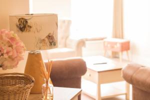 STUNNING 3 Double Bedroom Apartment - *Town Centre Near Beach*