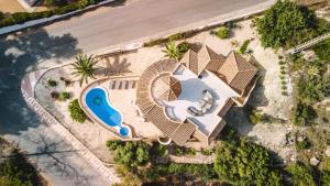 Roca de Leones by United Renters