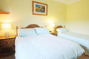 Family Room room in The Old Cable Historic House & Seafood Restaurant