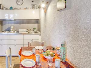 Studio Les Hauts du Port-3 by Interhome
