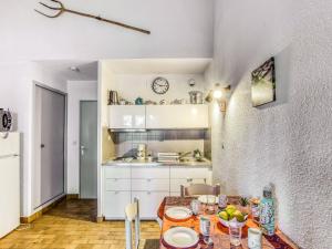Studio Les Hauts du Port-3 by Interhome