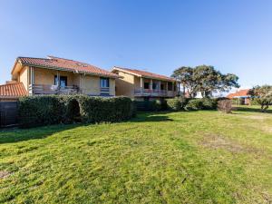 Apartment Les Bourdaines by Interhome