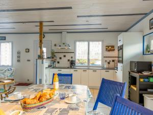 Maisons de vacances Holiday Home La Glycine by Interhome : photos des chambres