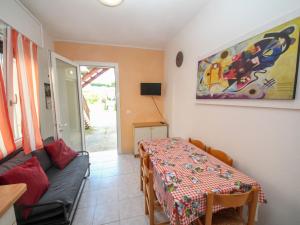 Apartment Casa Marina-3 by Interhome