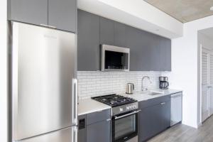 South Lake 1br w wd roof nr Lake SEA-503