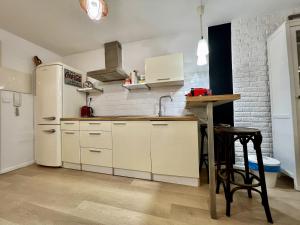 Bright loft city centre by United Renters