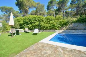 Villa en Platja de Aro with pool 450m from the beach
