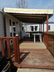 Campings MHVACANCES LOUENT PLUSIEURS MOBILHOMES DANS CAMPING 4 ETOILES PROCHE CHATEAUX et ZOO BEAUVAL : photos des chambres