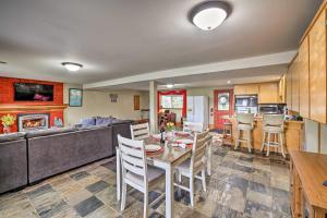 Spacious Apartment on Lake Sawyer with Fireplace!