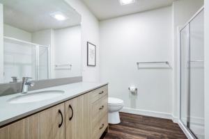 S Lake 1BR w Gym WD Space Needle view SEA-164