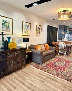 Central Bangkok, 5 stars river view & characteristic decor