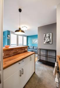 Ratusz Arsenał Modern City Apartment by BookingHost