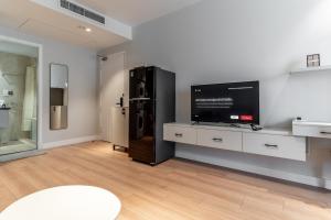 The Rixx Lancaster Apartment @ D1 Netflixbathtub