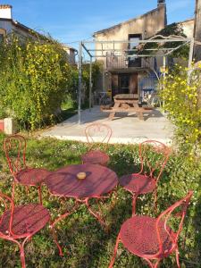 Maisons de vacances Gites du Mas Gibert a SAUSSINES entre Nimes et Montpellier : photos des chambres