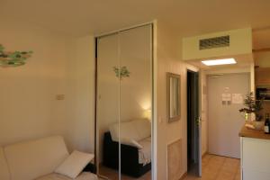 Studio meublé face au golf