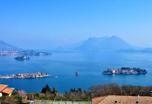 Il lago e la collina