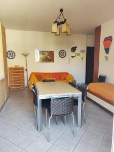 Casa Blu mare, Rosso Vulcano