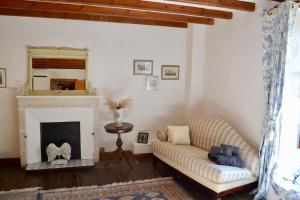 Maisons de vacances Beautifully renovated Farmhouse with private pool : photos des chambres