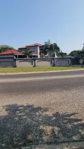 Awethu Guest House - Arboretum