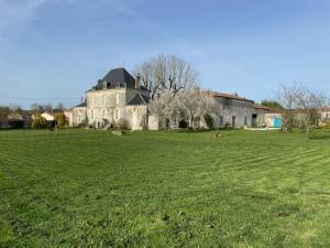 B&B / Chambres d'hotes Chateau de varaize : photos des chambres